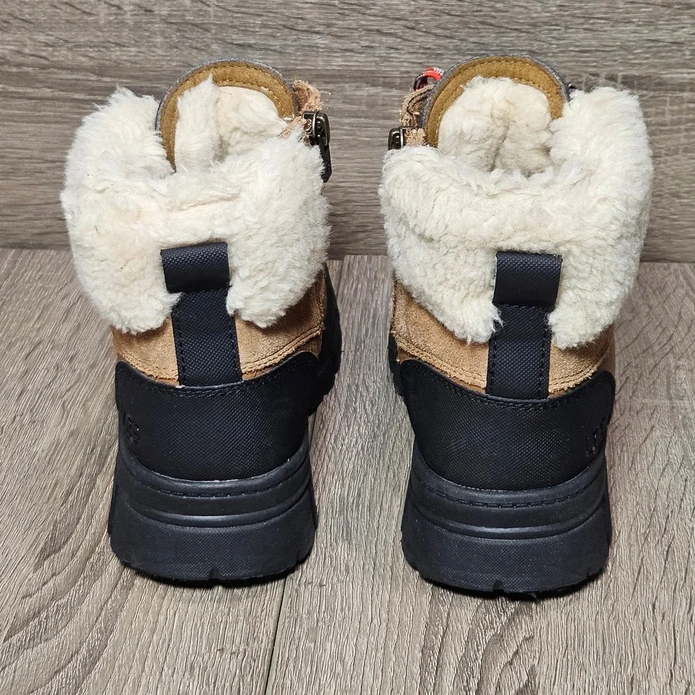 UGG Kids Ashton Addie boots Tan Leather Suede Waterproof 1143666K Size 4Y